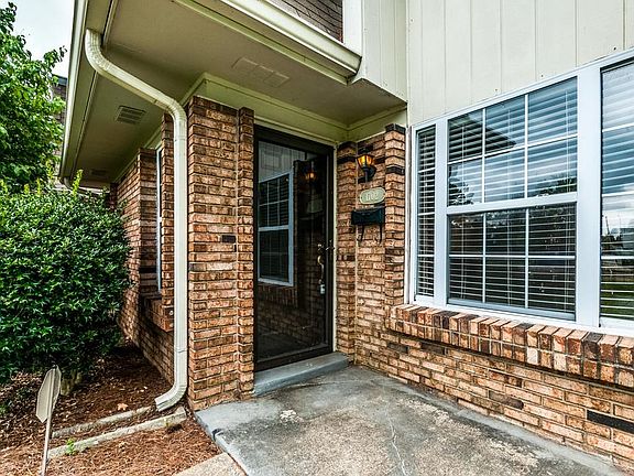 3rd image of 1704 Mercury Blvd