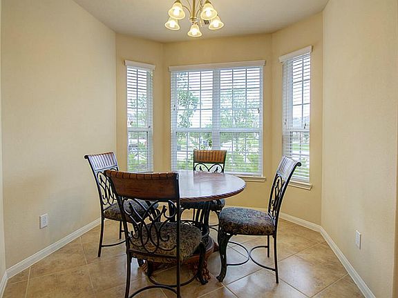 3rd image of 7802 Mesquite Manor Ln