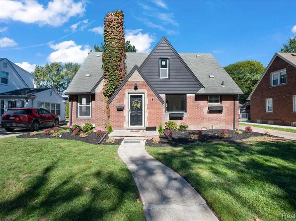 13126 Chestnut St, Southgate, MI 48195