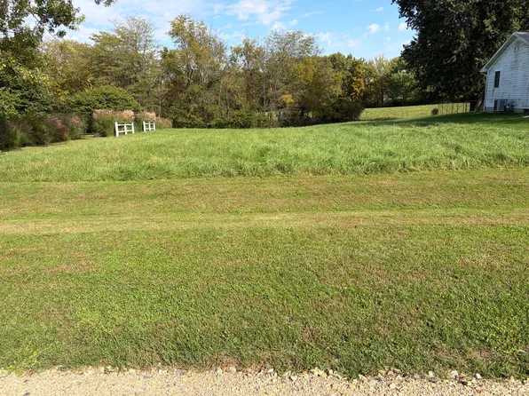 1319 Hidden Valley Dr, Varna, IL 61375