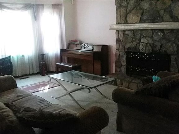 3rd image of 1991 Oak Village Ln