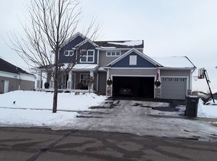 1129 Symphony Ln, Chaska, MN 55318