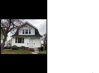 10102 Loretta Ave, Cleveland, OH