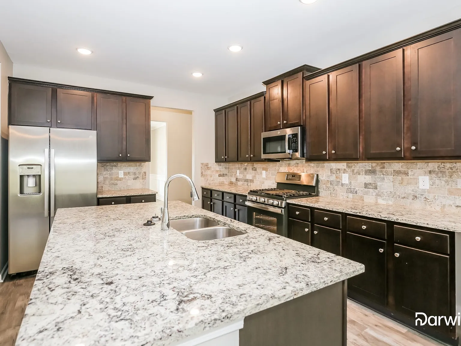 4 bed, 4.0 bath, 2663 sqft, $2,495 — Photo 2