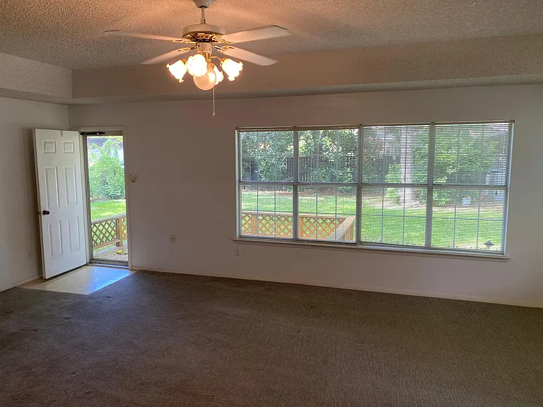Den/Dining Room #1 (24'x18')