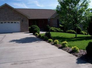 411 Amanda Ct, Mt Carmel, TN 37645