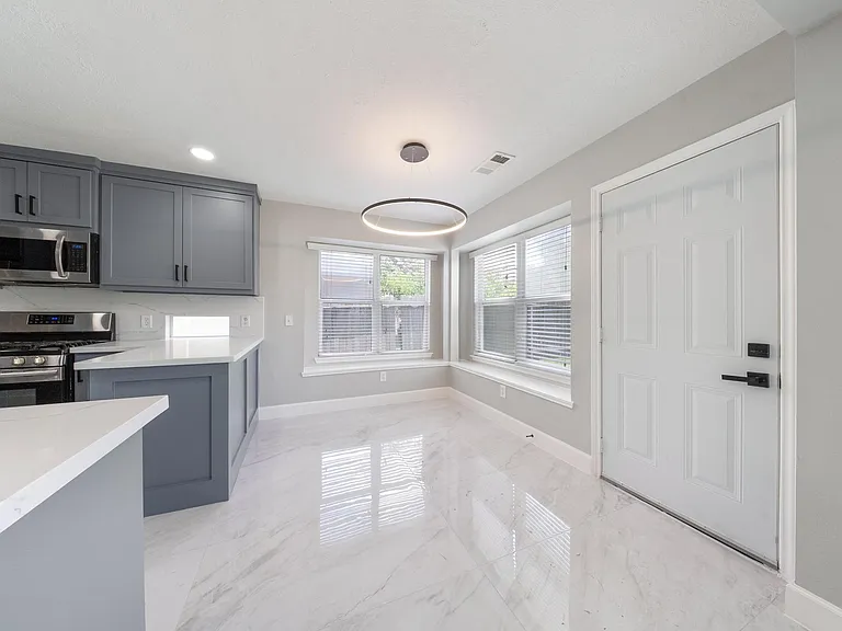 8311 Sierra Hill Ct — Photo 11