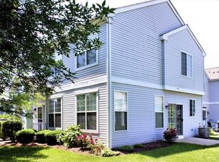 241 Grays Dr, Oswego, IL 60543