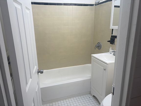 3rd image of 544 W 160th St APT 5