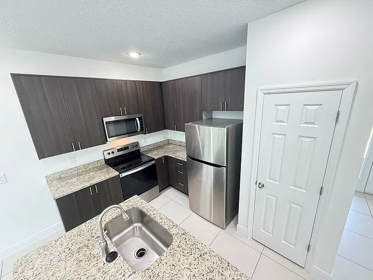 2481 San Filippo Dr SE — Photo 24