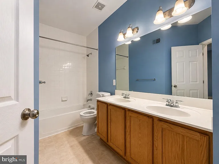 2328 Forest Ridge Ter #6 — Photo 32
