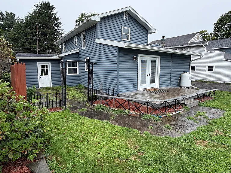 76 E Main St — Photo 2