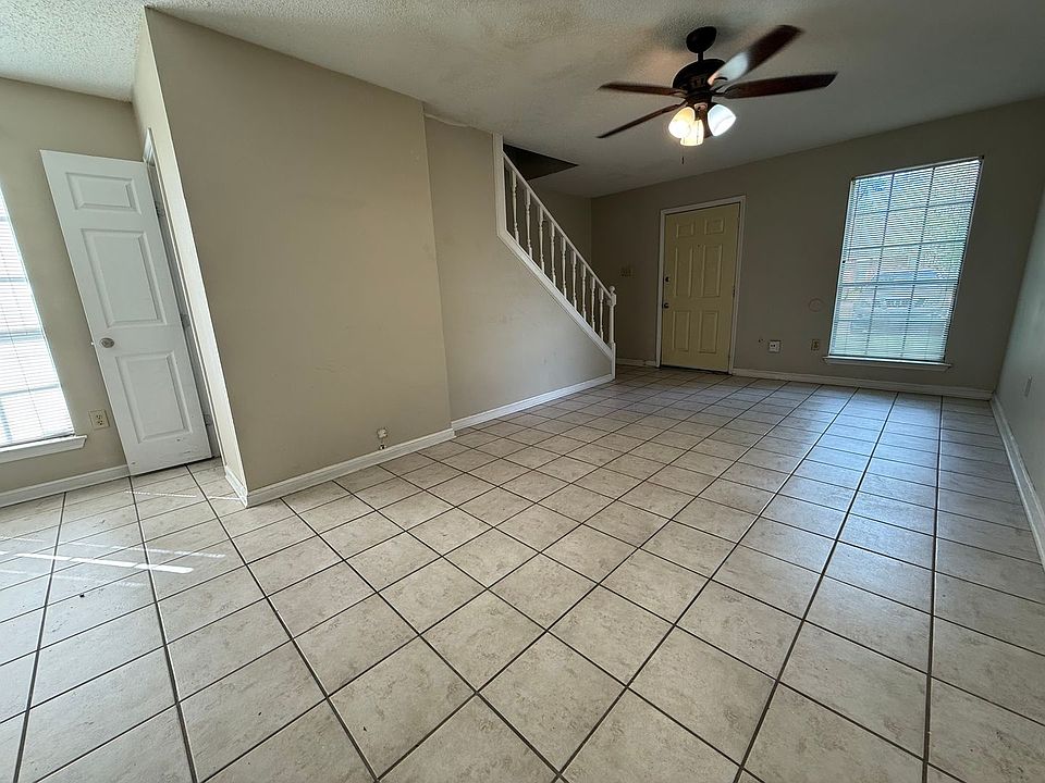 1st image of 1110 Willow Creek Dr #1112