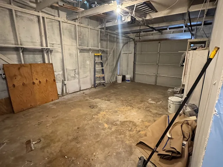 6129 Vincent Dr — Photo 15