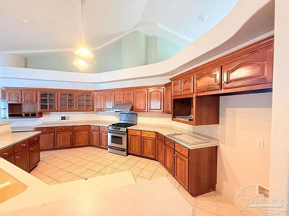 4th image of 7934 Castle Pointe Way