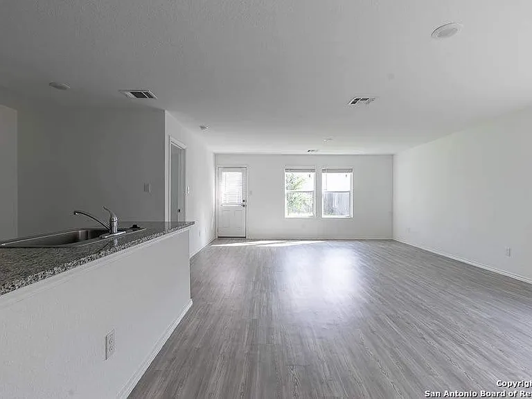 14907 Greenfield Ml — Photo 3