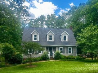 4014 Wandering Ln NE, Hickory, NC 28601