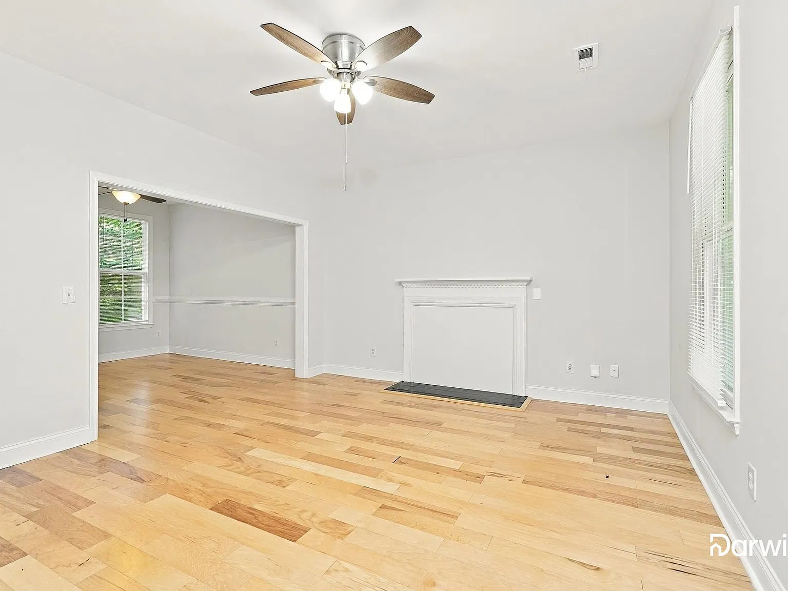 3 bed, 2.5 bath, 1524 sqft, $1,715 — Photo 4