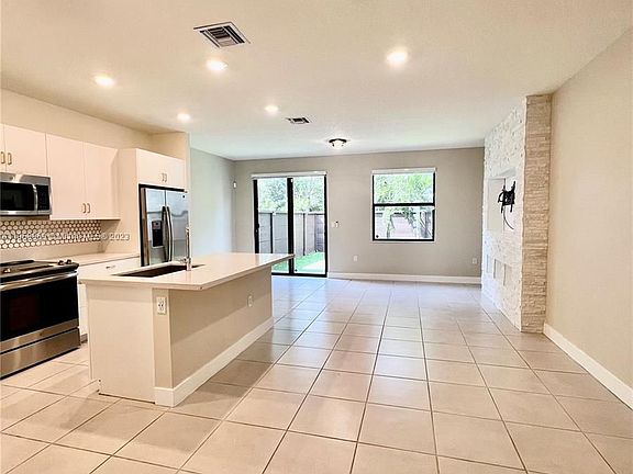 4th image of 15826 NW 91st Ct #15826