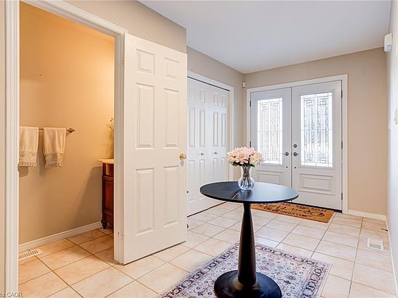 5th image of 15 Claudette Gate