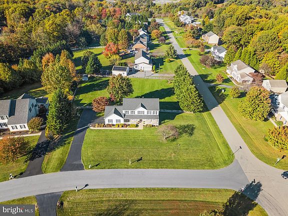 2nd image of 4818 Timber Dr