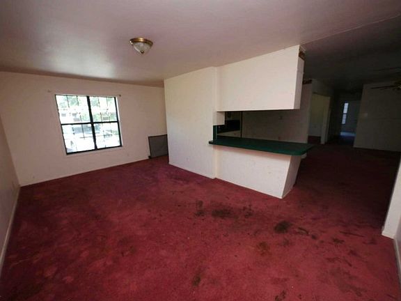 3rd image of 1107 W Blucher St