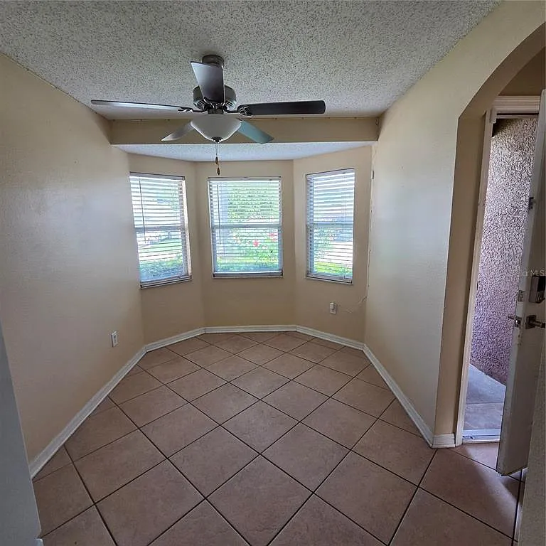 3 bed, 2.0 bath, 1179 sqft, $1,950 — Photo 3
