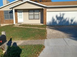 12133 Jeannette Mary Dr, Maryland Heights, MO 63043