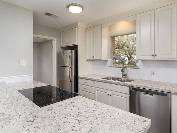 4th image of 1705 Redwood Cir