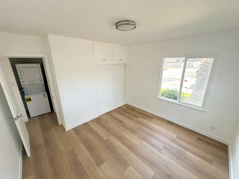 14410 Magnolia Blvd #1 — Photo 11