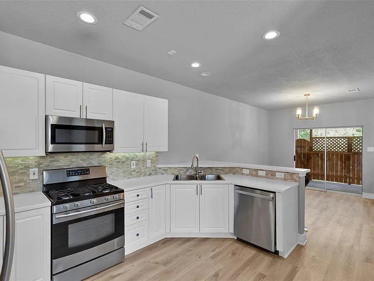 63 Woodlily Pl — Photo 9