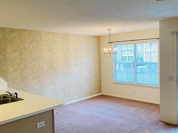 4th image of 2918 Mulberry Ln #B