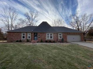 324 Goodrich Dr, Warrensburg, MO 64093