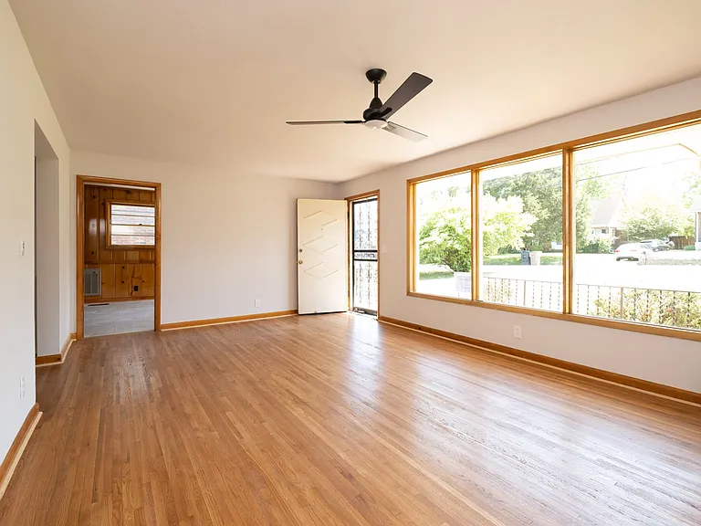 1021 Maynor Ave — Photo 3