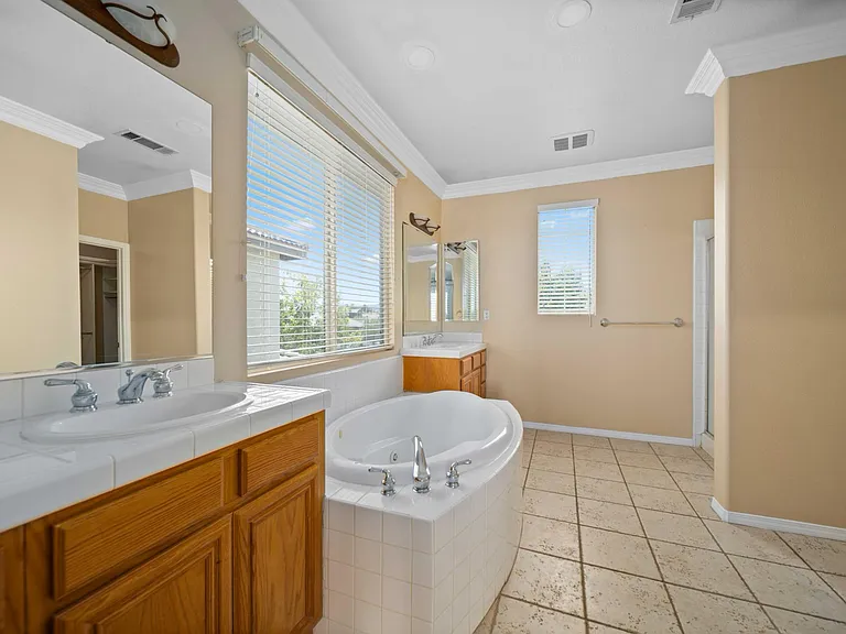 3121 Club Rancho Dr — Photo 36