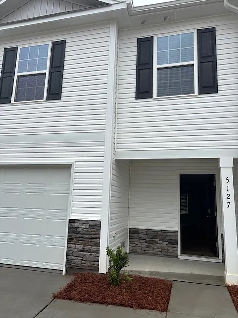 4 bed, 1554 sqft, $1,995 — Photo 2