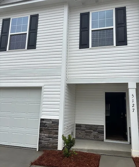 5127 Hyrule Dr — Photo 2