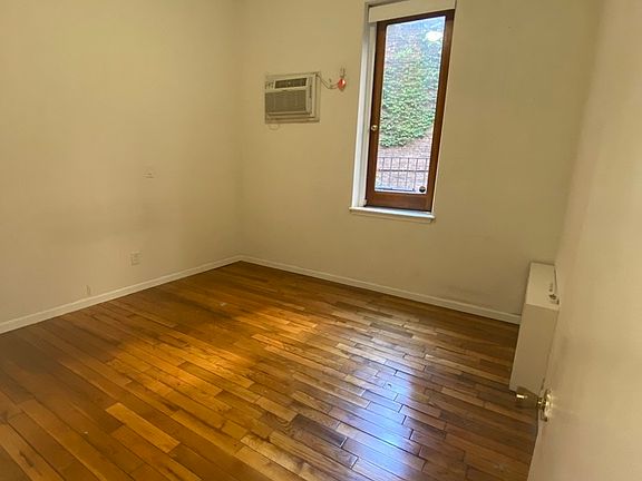 3rd image of 690 Greenwich St APT 1a