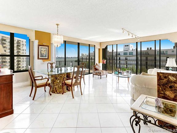 3rd image of 780 NE 69th St APT 701