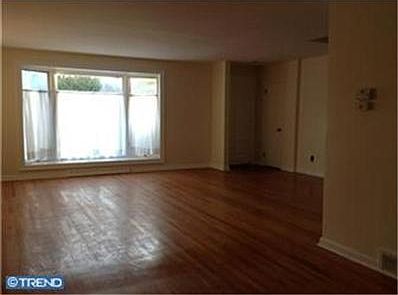 3rd image of 1115 Alexander Ave