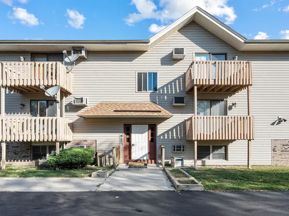 1521 Pioneer Rd APT 7, Crest Hill, IL 60403
