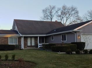 2385 Castilian Cir, Northbrook, IL