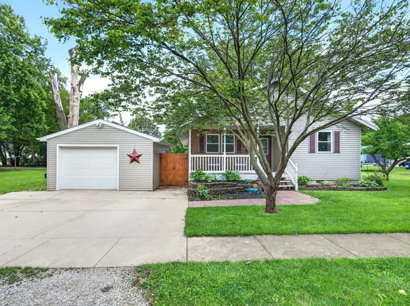 207 W Main St, Cornell, IL 61319