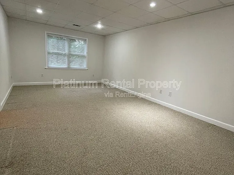 870 Ingleside Dr — Photo 59