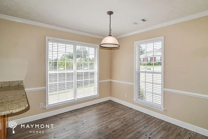 518 Breckinridge Ln — Photo 4