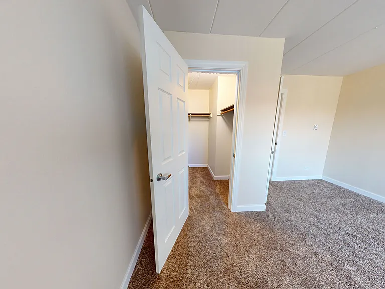 Regents Park Apartments — Photo 30