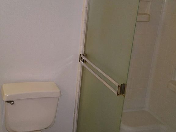 4th image of 2200 NE 96th Ct