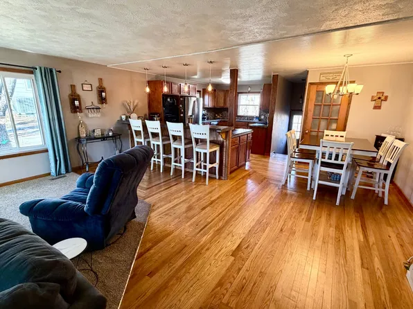 216 5th Ave W, Benkelman, NE 69021