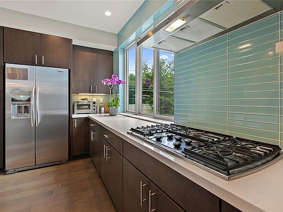 5th image of 5011 Balcones Dr #1