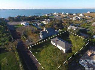 61 Shore Rd, Remsenburg, NY 11960